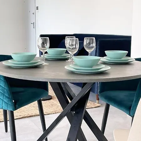 Urban Retreat Flat With Terrace And Parking