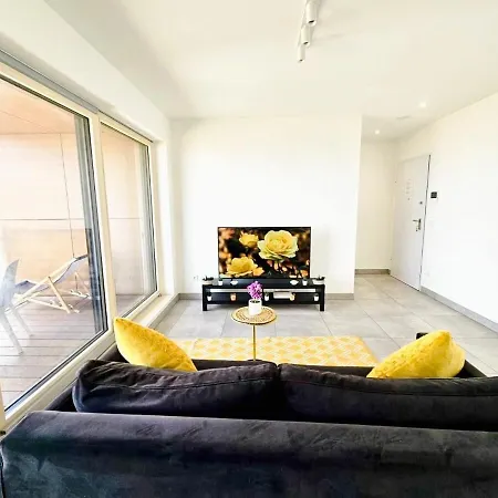 Urban Retreat Flat With Terrace And Parking * Luxembourg